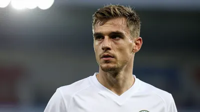 St Mirren's Killian Phillips is attracting late interest from several clubs in Japan, according to Scottish transfer reports